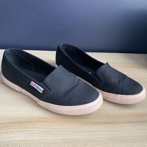 Gently used Superga Black Size 6